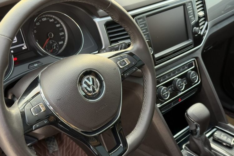 大众 途昂 2017款 380TSI 四驱豪华版中控内饰7004