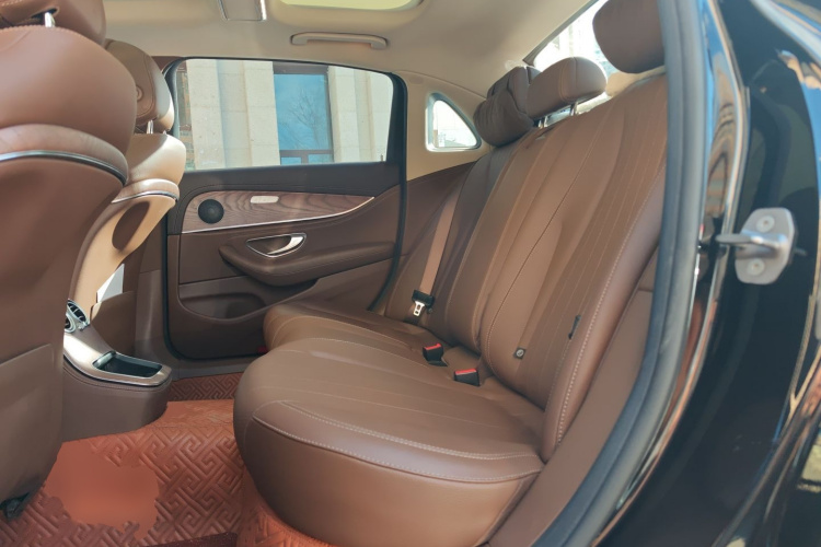 奔驰E级 2021款 改款 E 260 L中控内饰21