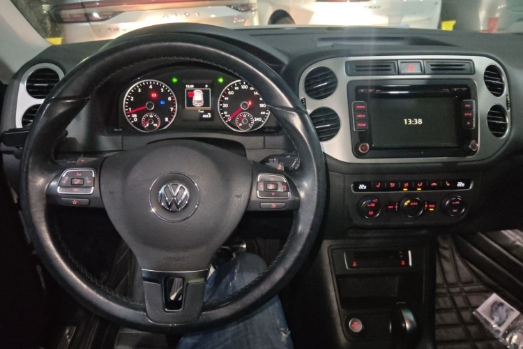 大众 途观 2015款 2.0TSI 自动四驱豪华版中控内饰12