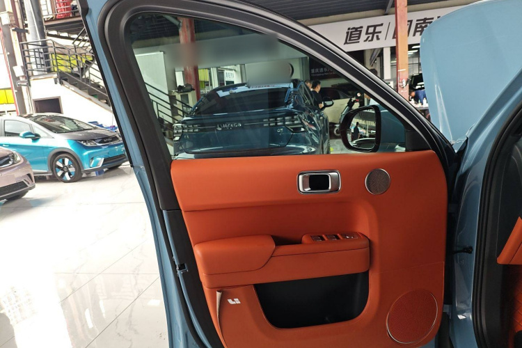 理想汽车 理想L8 2023款 Pro中控内饰7007