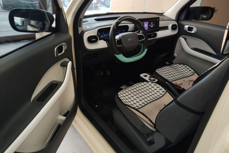 吉利银河 熊猫 2025款 210km 元气熊中控内饰20