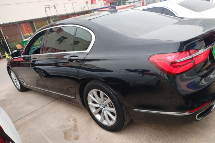 宝马7系 2016款 730Li 领先型车身外观6003