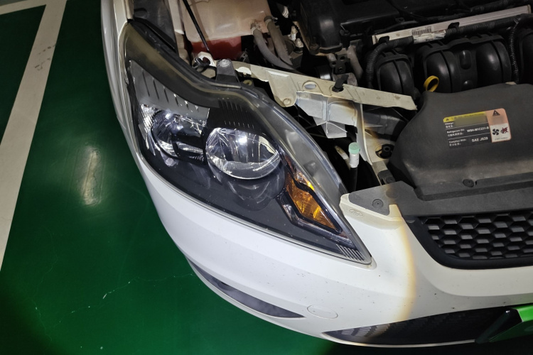 福特 福克斯 2013款 两厢经典 1.8L 自动基本型车身外观6006