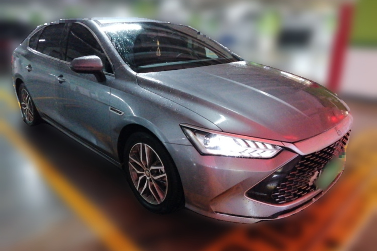 比亚迪 秦PLUS 2021款 DM-i 55KM 旗舰型车身外观3