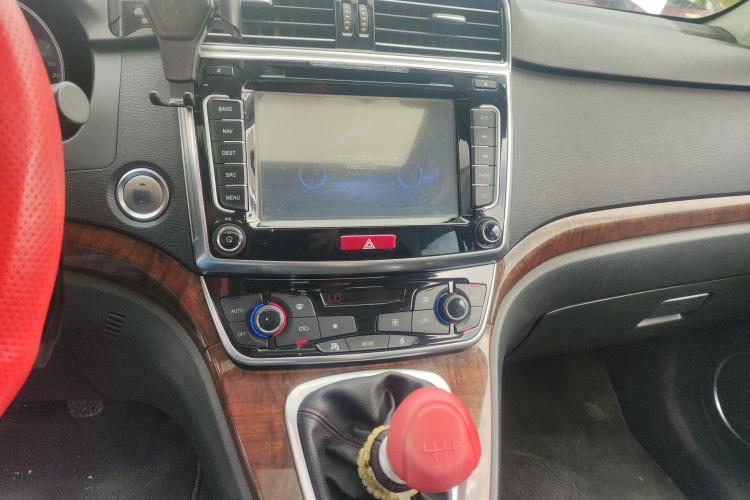 哈弗H6 2015款 改款 运动版 1.5T 手动两驱精英型局部细节16