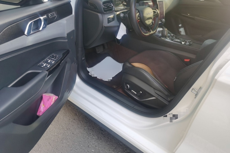 领克03 2022款 2.0TD DCT劲Pro中控内饰7003