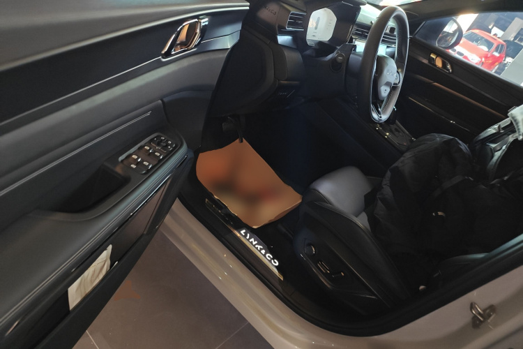 领克01 EM-P 2023款 1.5TD EM-P 晨曦版中控内饰20