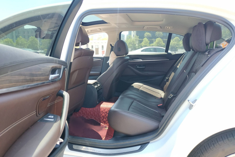 宝马5系 2018款 530Li 领先型 豪华套装中控内饰7005