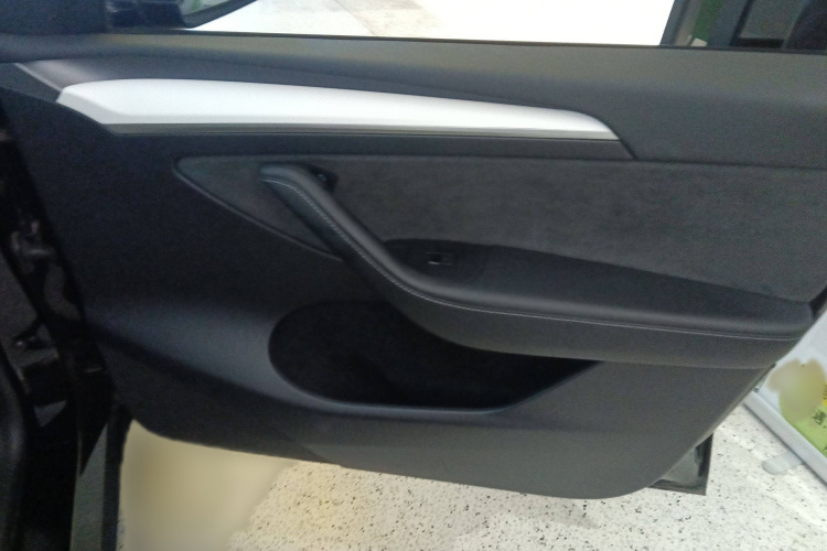特斯拉 Model Y 2022款 Performance高性能全轮驱动版中控内饰7005