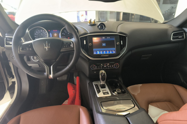 玛莎拉蒂 Ghibli 2014款 3.0T 标准版中控内饰12