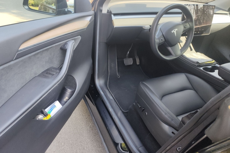 特斯拉 Model Y 2022款 改款 后轮驱动版中控内饰20