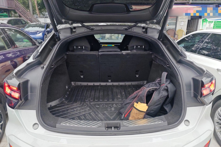 领克05 2020款 2.0TD 四驱劲Halo机舱底盘23