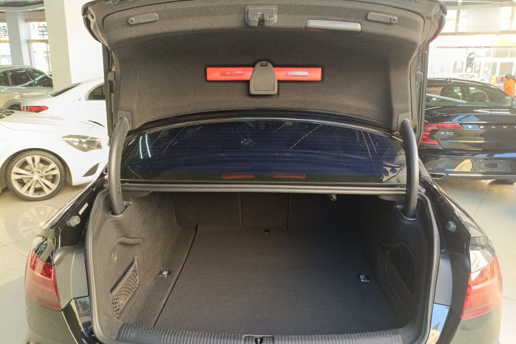 奥迪A4L 2020款 40 TFSI 豪华动感型局部细节23