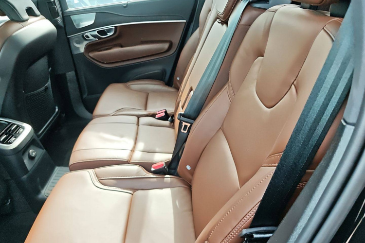 沃尔沃XC90新能源 2024款 T8 智尊豪华版 7座中控内饰7004