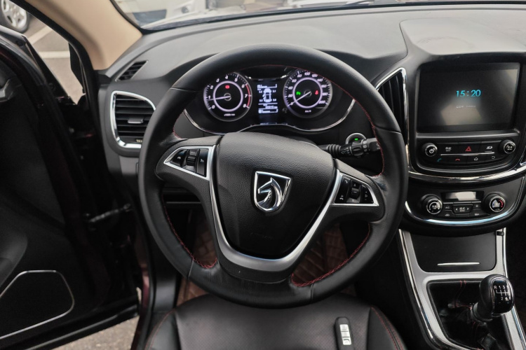 宝骏560 2016款 1.5T 手动豪华型中控内饰13
