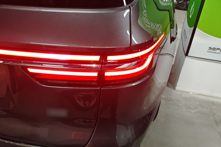 理想汽车 理想ONE 2021款 增程6座版车身外观9