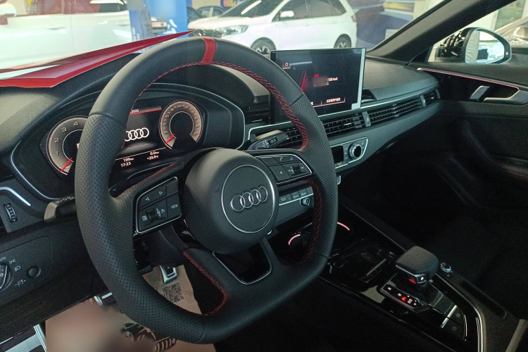 奥迪A4L 2025款 200万辆悦享版 40 TFSI 豪华动感型局部细节13