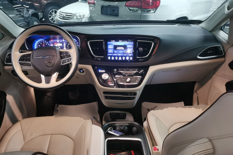 克莱斯勒 大捷龙(进口) 2017款 3.6L 尊享版中控内饰12