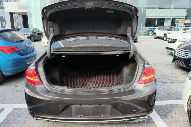 别克 君越 2016款 改款 28T 精英型机舱底盘23