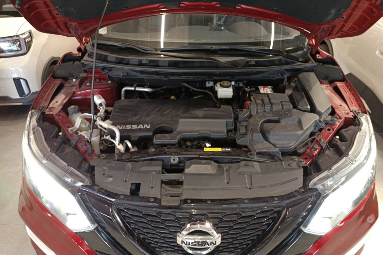 日产 逍客 2021款 2.0L CVT豪华版机舱底盘24