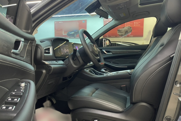 蓝电E5 2024款 荣耀版 100KM臻享型 7座中控内饰7002