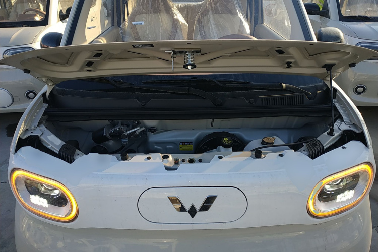 五菱汽车 宏光MINIEV 2024款 第三代 215km 青春版机舱底盘24