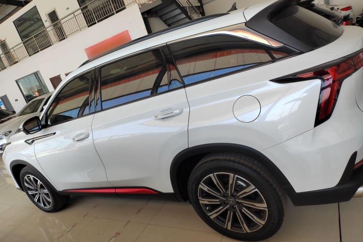 长安CS75 PLUS 2022款 第二代 2.0T 自动尊贵型车身外观6003