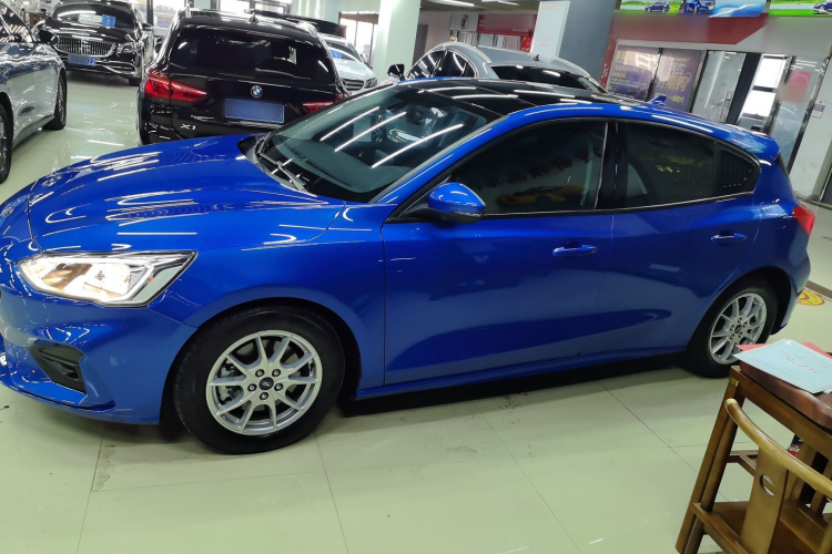 福特 福克斯 2020款 两厢 EcoBoost 180 自动锋潮型车身外观4