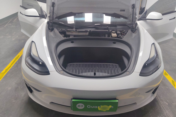 特斯拉 Model 3 2021款 改款二 Performance高性能全轮驱动版机舱底盘24