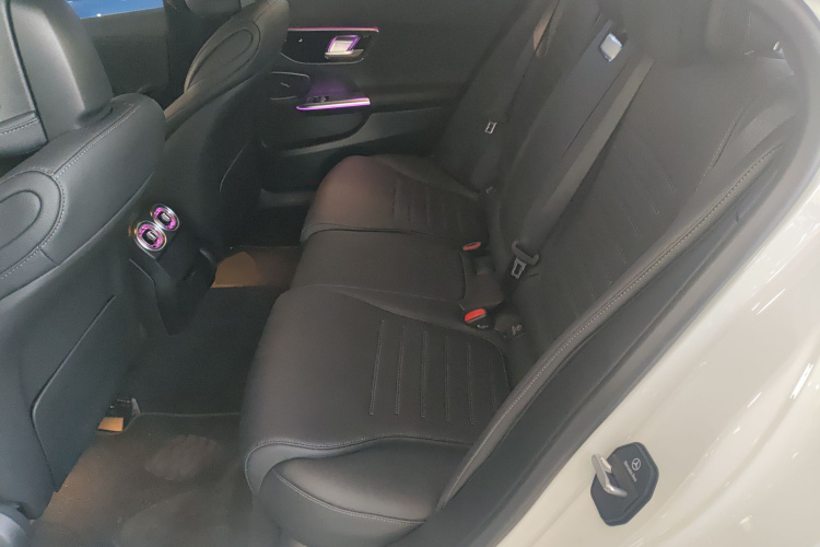 奔驰C级 2024款 改款二 C 260 L 运动版中控内饰7004