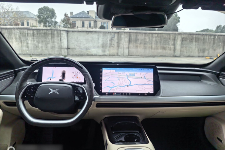 小鹏P7 2020款 670E中控内饰7004