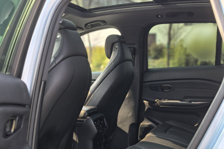 蔚来ES6 2020款 600KM 运动版中控内饰7002