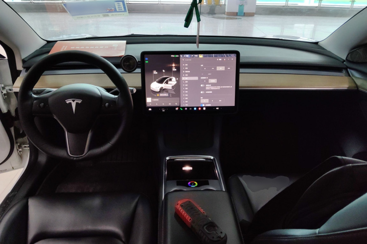 特斯拉 Model 3 2022款 后轮驱动版中控内饰12