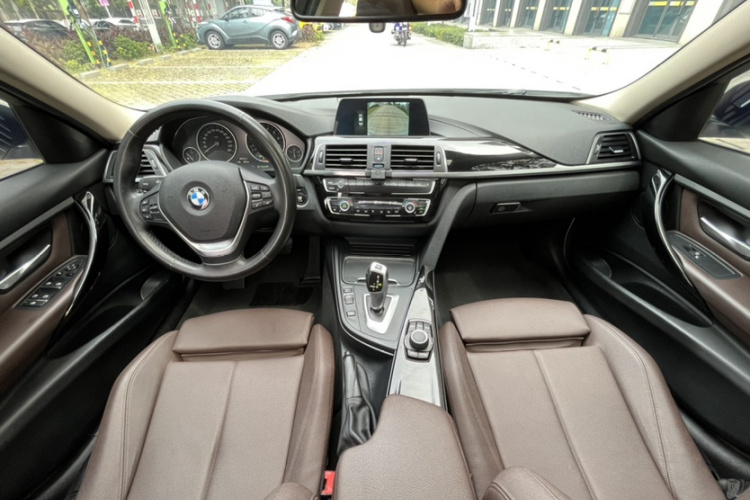 宝马3系 2018款 320Li 时尚型中控内饰7003