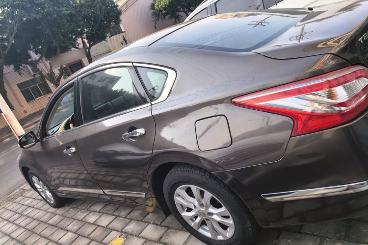 日产 天籁 2013款 2.0L XL舒适版车身外观4