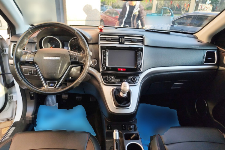 哈弗H6 2017款 蓝标 运动版 1.5T 手动两驱精英型中控内饰12