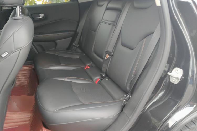 Jeep 指南者 2019款 220T 自动家享版中控内饰21