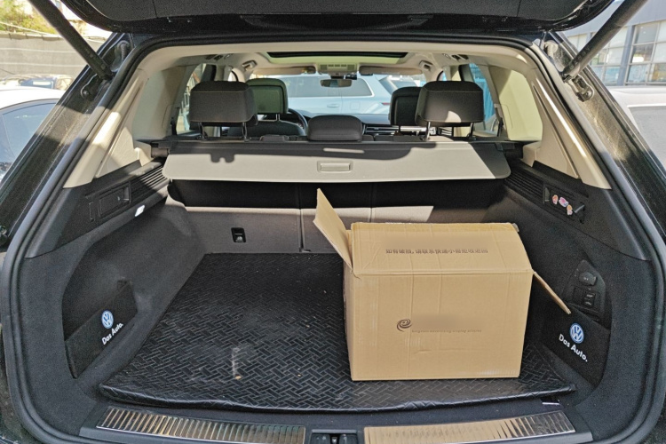 大众 途锐 2022款 3.0TSI 锐享版 曜黑运动套装局部细节23