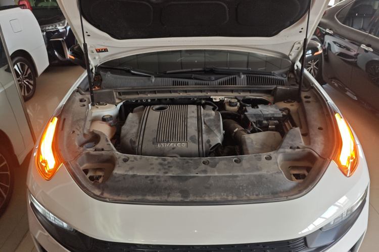 领克03 2021款 1.5TD DCT劲Plus机舱底盘24