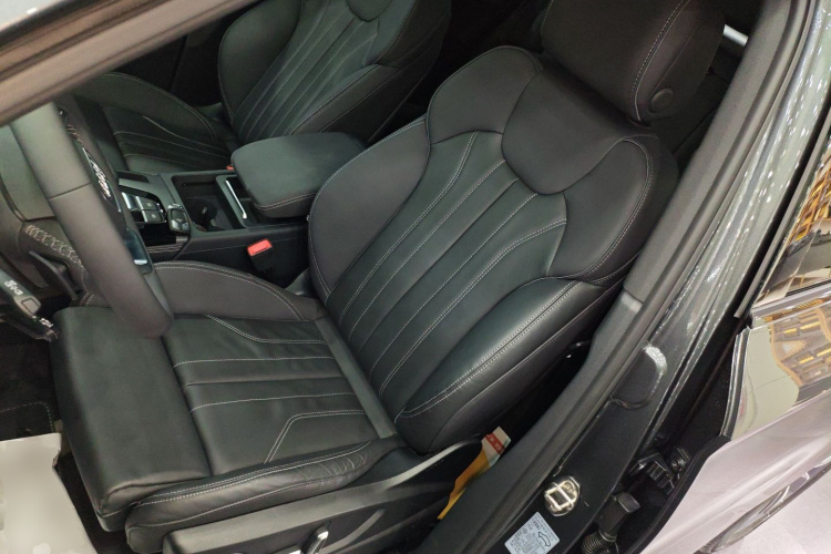 奥迪Q5L 2024款 40 TFSI 豪华动感型中控内饰19