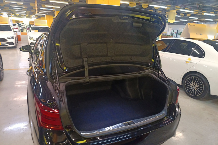 丰田 皇冠 2018款 2.0T 运动版局部细节23