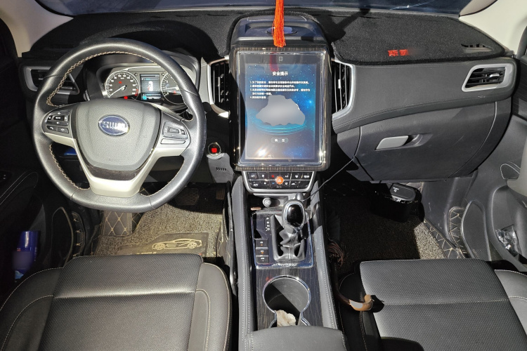 SWM斯威汽车 SWM斯威X7 2017款 1.5T 自动智享型 7座中控内饰12