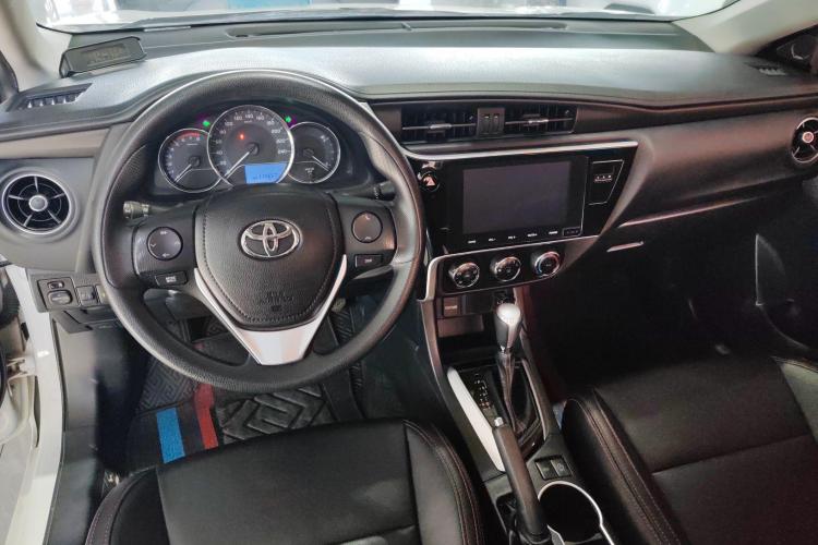 丰田 雷凌 2017款 改款 185T CVT精英版 国V中控内饰7003