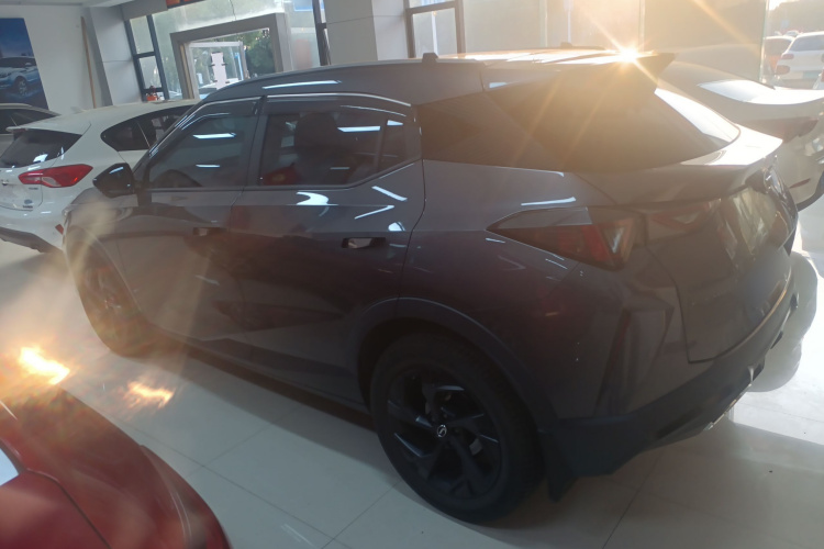 广汽传祺 传祺GS3 2023款 影速 270T 劲享版车身外观6005