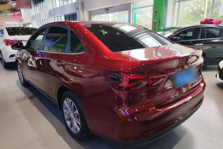 雪佛兰 科鲁泽 2022款 320 自动悦享天窗版车身外观4