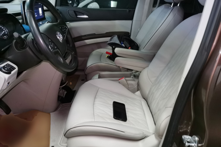 别克GL8 2022款 陆上公务舱 652T 豪华型局部细节19