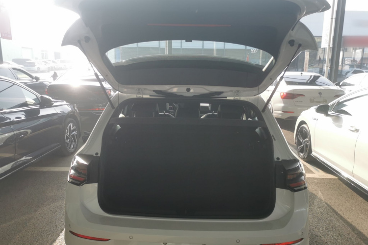大众 高尔夫 2025款 300TSI R-Line机舱底盘23