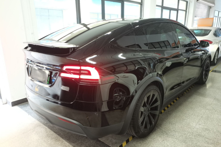 特斯拉 Model X 2023款 双电机全轮驱动版车身外观6005