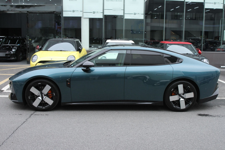 小鹏P7 2025款 750 四驱高性能 Ultra车身外观6011