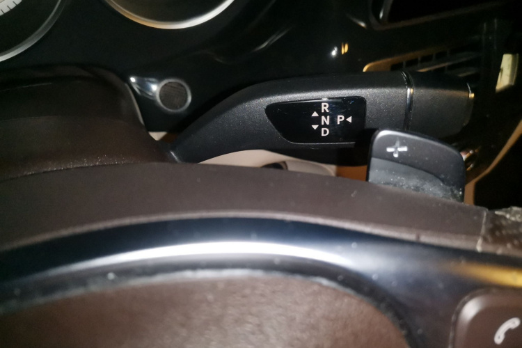 奔驰CLS 2017款 CLS 260逸彩版局部细节18